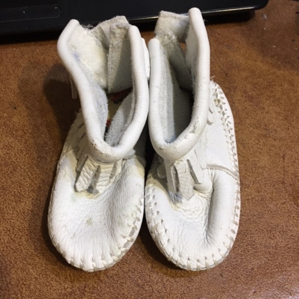 NWOT Baby White Native American Moccasins